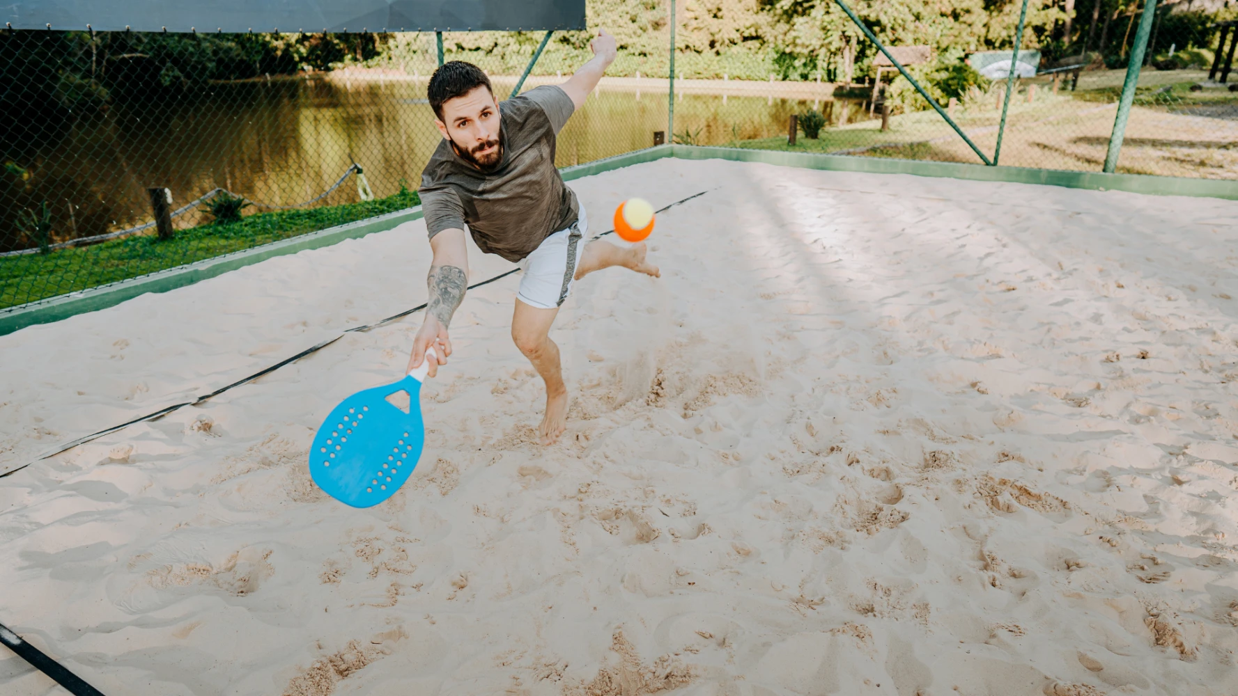 Beach tennis: het zand temmen voor je voetenwerk