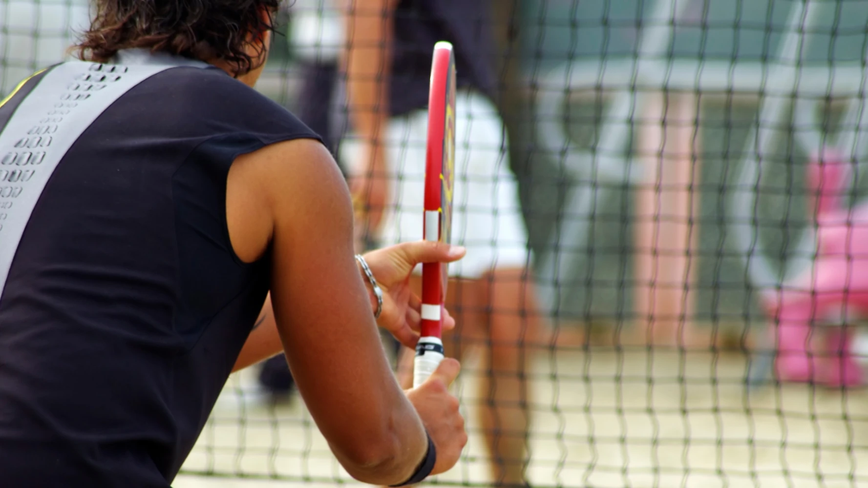 Guide des compétitions ITF et des joueurs qui dominent le sable mondial