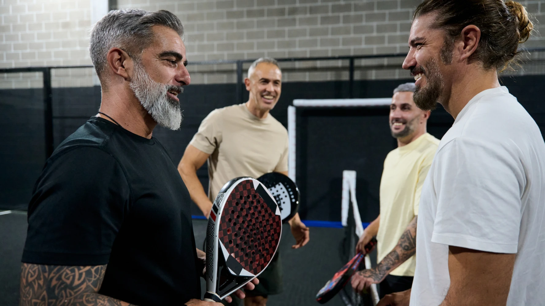 Padel und Networking: Warum es zum neuen Business-Sport wird