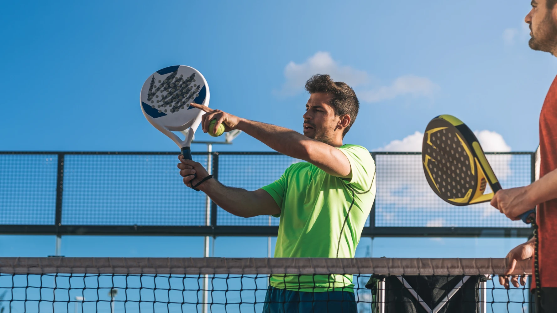 Padel: Der Kontinentale Griff, um den Schläger Richtig zu Halten